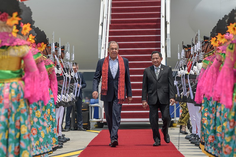Menlu Rusia Sergey Lavrov Tiba di Indonesia Disambut Mendagri Tito Karnavian - Bagian 1