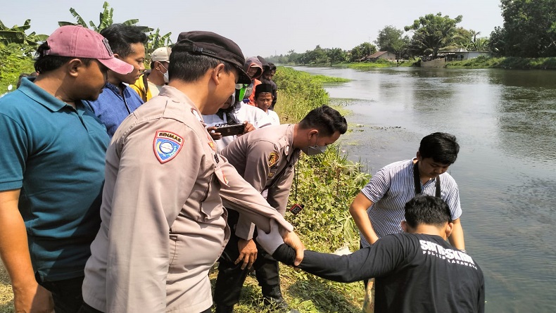 Dikira Kail Disambar Ikan, Pemancing di Karawang Kaget Dapat Mayat Bayi