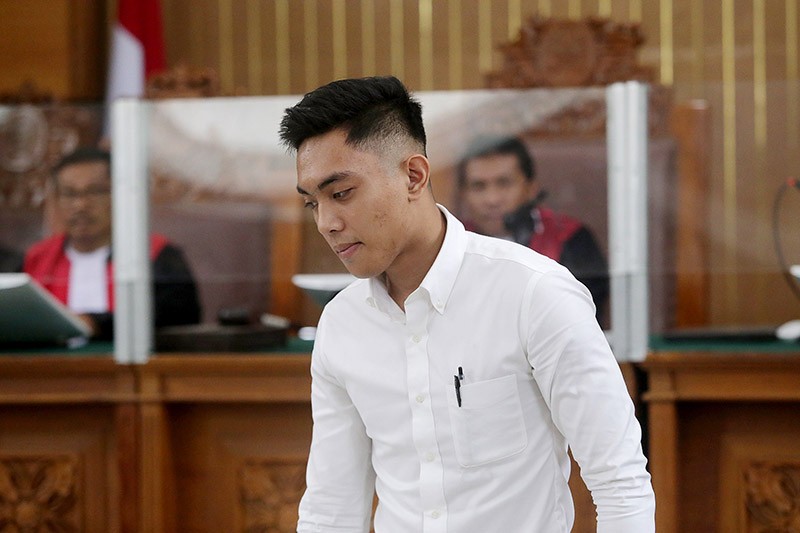 Ekspresi Mario Dandy Divonis 12 Tahun Penjara, Bayar Restitusi Rp25,1 Miliar - Bagian 1