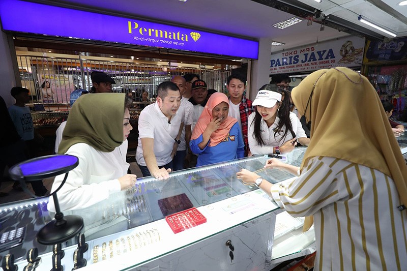 Keseruan Program Uang Kaget, HT Berikan Bantuan Modal kepada Sri Mulyani Penjual Jamu - Bagian 1