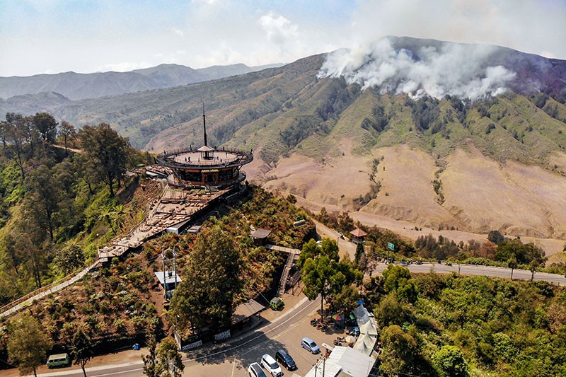 Kebakaran Gunung Bromo Diduga gegara Flare Prewedding Meluas - Bagian 2