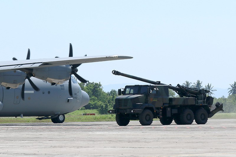 Tentara Gabungan 6 Negara Rebut Bandara Banyuwangi yang Dikuasai Musuh - Bagian 3
