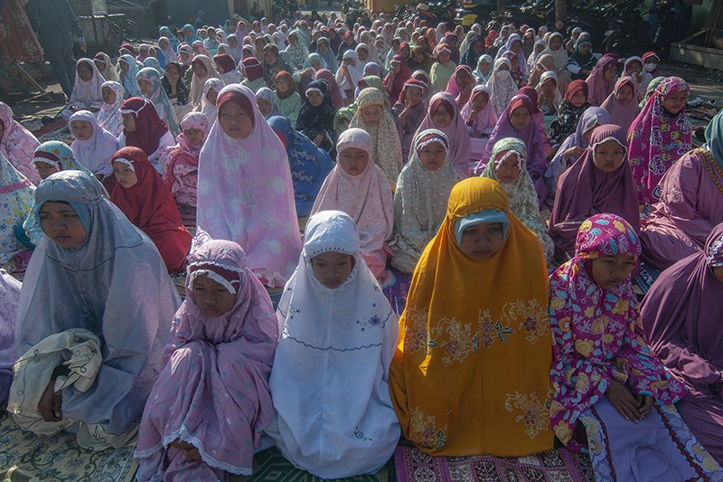 Ratusan Siswa SD Muhammadiyah Boyolali Sholat Istisqa untuk Memohon Hujan - Bagian 1