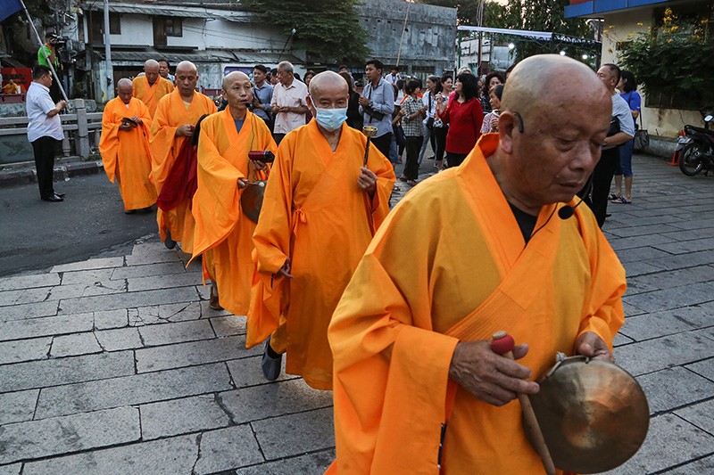 Para Biksu dari China Pimpin Ritual Fang Shen dan Pang Tjwie Ting di Semarang - Bagian 1