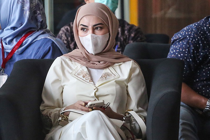 Gaya Selebgram Riris Riska Diana Diperiksa KPK - Bagian 1