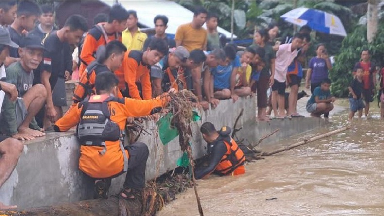 Sungai Meluap, Remaja di Nias Hilang Terseret Arus saat Main Banjir