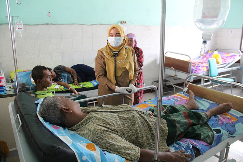 Keracunan Massal, Puluhan Warga Jombang Dirawat usai Santap Makanan Hajatan - Bagian 1