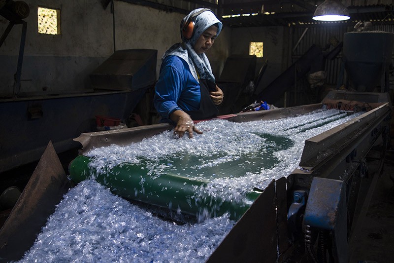 Berdayakan Pemulung, Koperasi di Tangsel Produksi Plastik Cacah Beromzet Rp1,5 M - Bagian 2