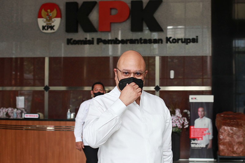 Penampilan Irwan Mussry Diperiksa KPK - Bagian 2