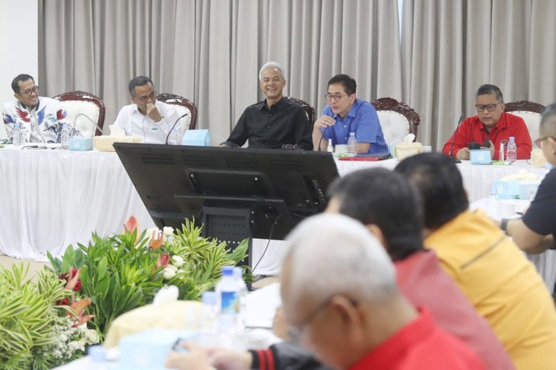 Hary Tanoesoedibjo Sambut Kehadiran Bacapres Ganjar Pranowo di Rapat TPN - Bagian 3