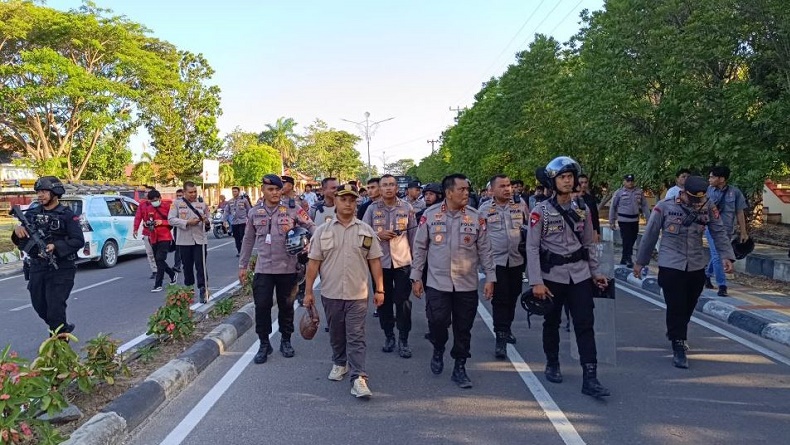 7 Polisi Luka-Luka saat Pengamanan Demo Anarkistis di Pohuwato