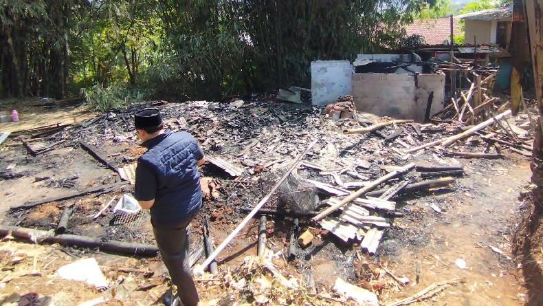 Rumah dan Gudang di Parungkuda Sukabumi Ludes Terbakar, 1 Orang Luka Tersengat Listrik
