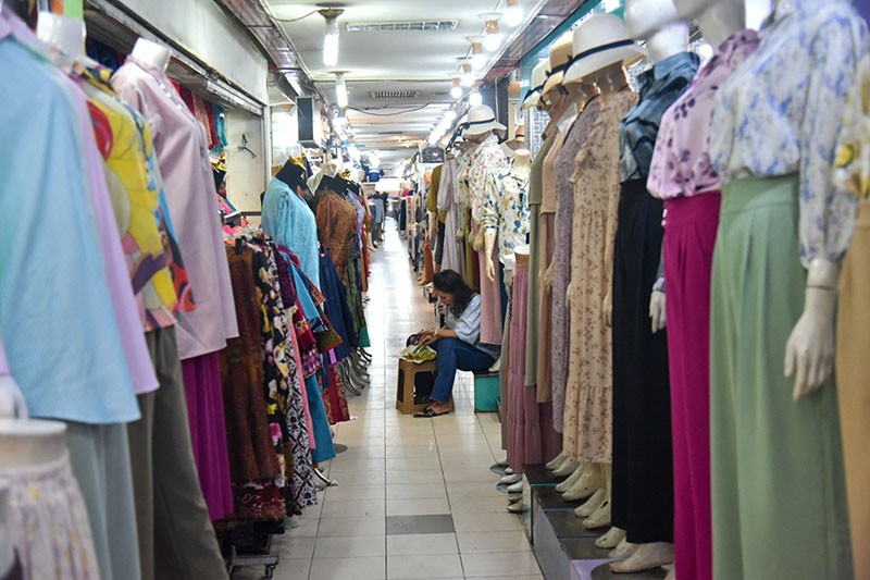 Pasar Petisah Medan Sepi Pembeli, Omzet Pedagan Turun hingga 90 Persen - Bagian 1