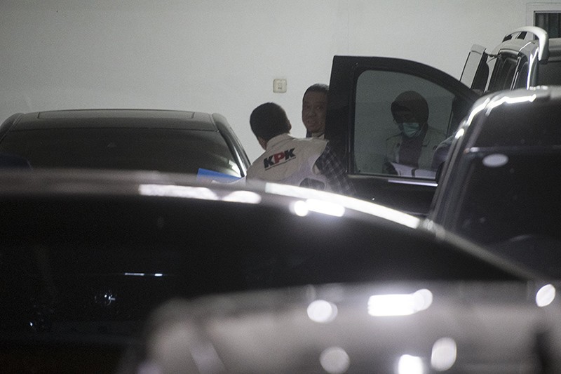 KPK Geledah Rumah Dinas Menteri Pertanian Syahrul Yasin Limpo - Bagian 1