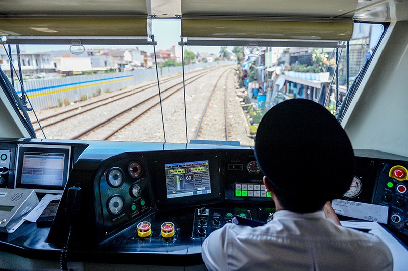 Kereta Pengumpan untuk Kereta Cepat dari Stasiun Bandung Menuju Padalarang - Bagian 2