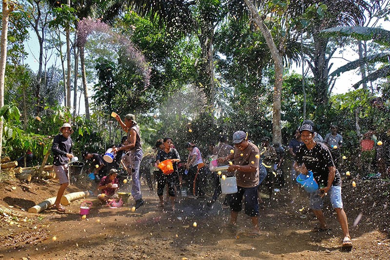 Tradisi Perang Dawet Cendol untuk Meminta Hujan di Temanggung - Bagian 1