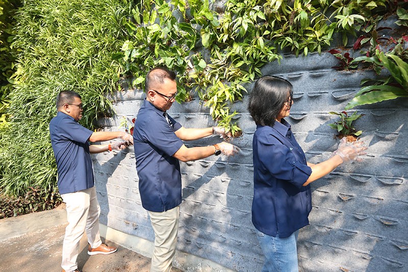 Dukung Kampanye Gotong Royong Boyong Pohon, Indonesia Re Tanam 8.000 Pohon di Area Kantor - Bagian 2