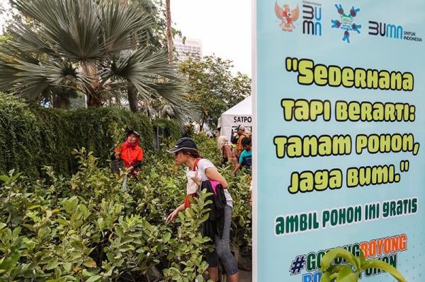 Gotong Royong Boyong Pohon Tekan Polusi Udara di Jabodetabek - Bagian 1