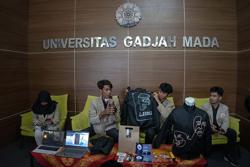 Penampakan Jaket Berteknologi Kantung Udara Ciptaan Mahasiswa UGM - Bagian 3
