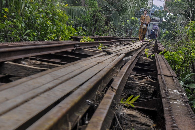 Reaktivasi Jalur Kereta Api Rangkasbitung-Labuan Ditunda - Bagian 2