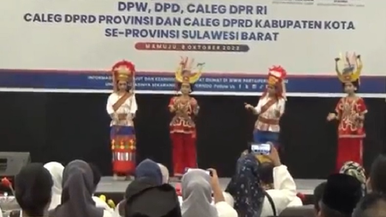 Konsolidasi Partai Perindo Sulbar Dimeriahkan Tarian Adat