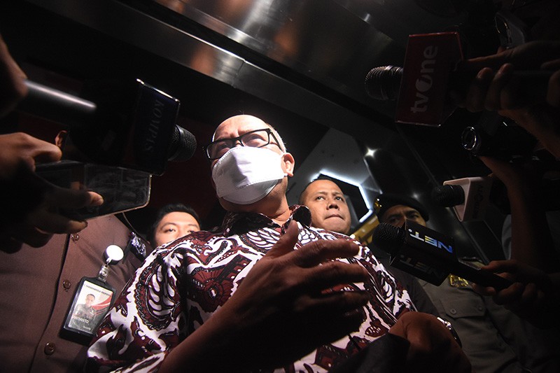 Sekjen Kementerian Pertanian Kasdi Subagyono Diperiksa KPK 11 Jam - Bagian 2