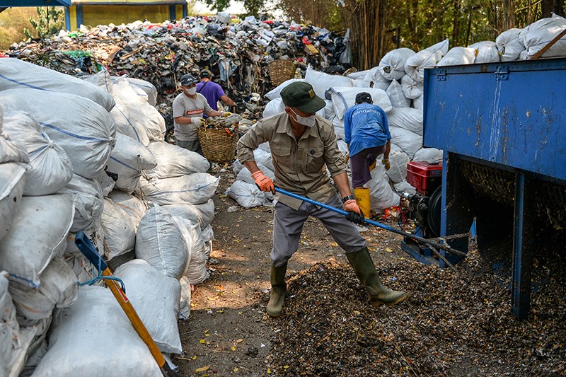 Kota Bandung Darurat Sampah hingga 25 Oktober - Bagian 1