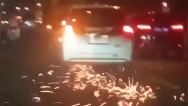Kecelakaan di Bandung, Minibus Sigra Tabrak dan Seret Motor Korban di Jalan Pasteur