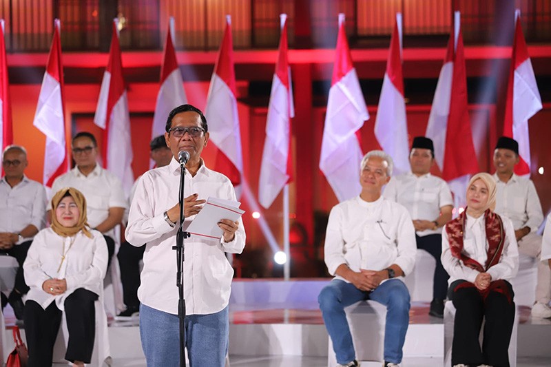 Kompak Berbaju Putih, Ganjar-Mahfud Deklarasi Bakal Capres Cawapres 2024 - Bagian 5