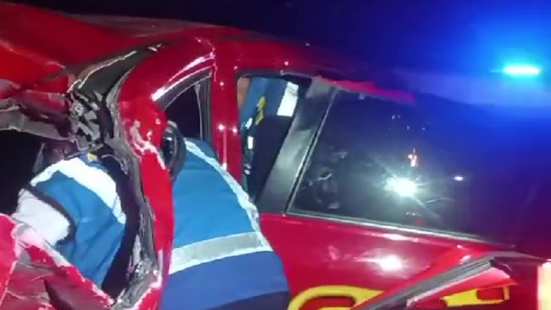 Kecelakaan di Tol Cipularang, Agya Ringsek usai Tabrak Belakang, 2 Perempuan Luka 