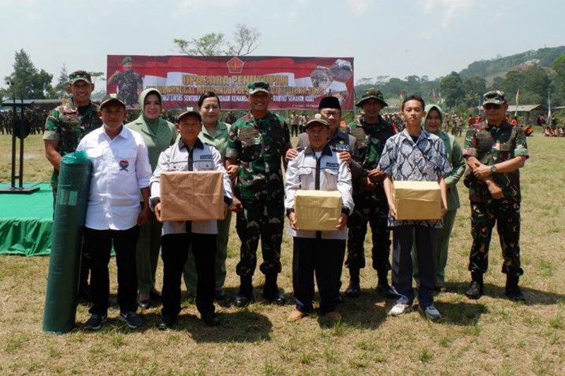 Pangdam III/Siliwangi dan Danrem 061/Suryakencana Tutup Rangkaian TMMD ke-118 - Bagian 1
