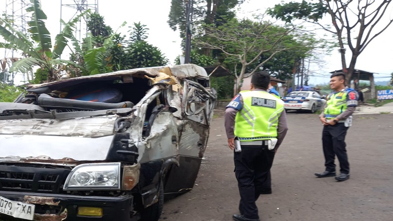 Kronologi Kecelakaan Maut di Ciloto Cianjur, Mobil Terguling usai Tabrak Tebing