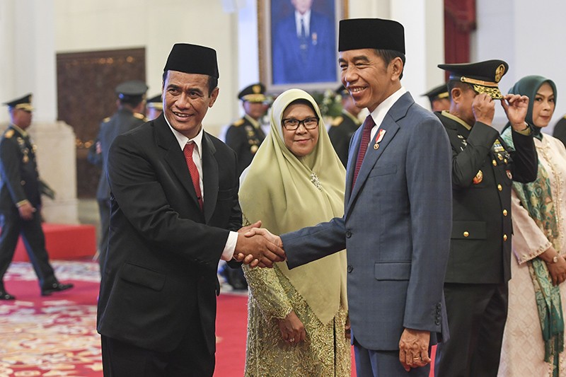 Senyum Amran Sulaiman Dilantik Menjadi Menteri Pertanian - Bagian 2
