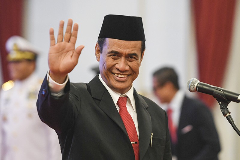 Senyum Amran Sulaiman Dilantik Menjadi Menteri Pertanian - Bagian 1