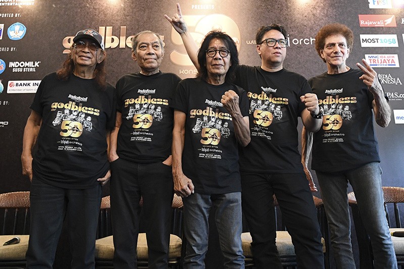 Konser Emas 50 Tahun God Bless Kolaborasi dengan Musisi Top Tanah Air - Bagian 1