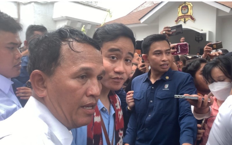 Terima Surat dari DPC PDIP Solo, Gibran: Sudah Saya Bawa Ya