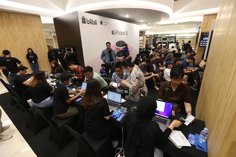 Penyerahan iPhone 15 Series ke Pelanggan Lewat BliBli Midnight Launch - Bagian 5