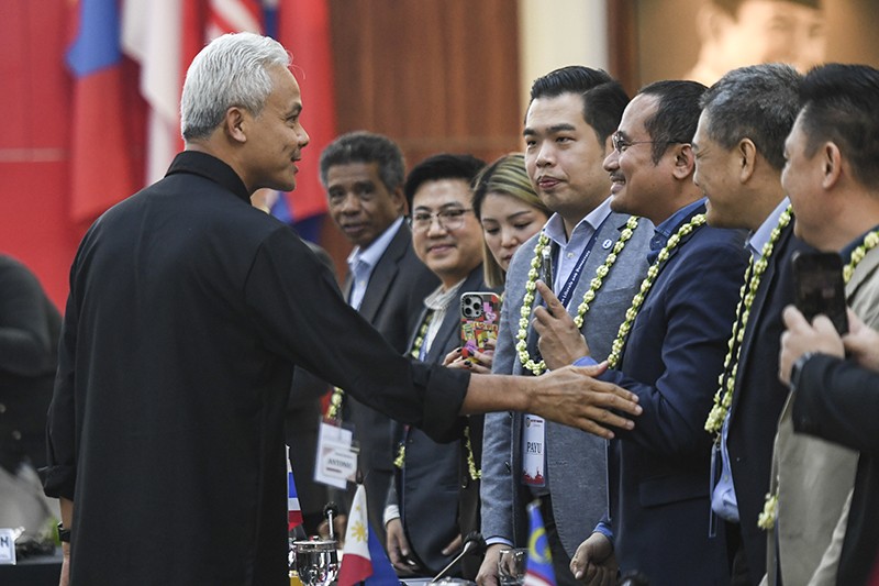 Momen Ganjar Dapat Kejutan Ulang Tahun saat Pertemuan CALD Party - Bagian 3