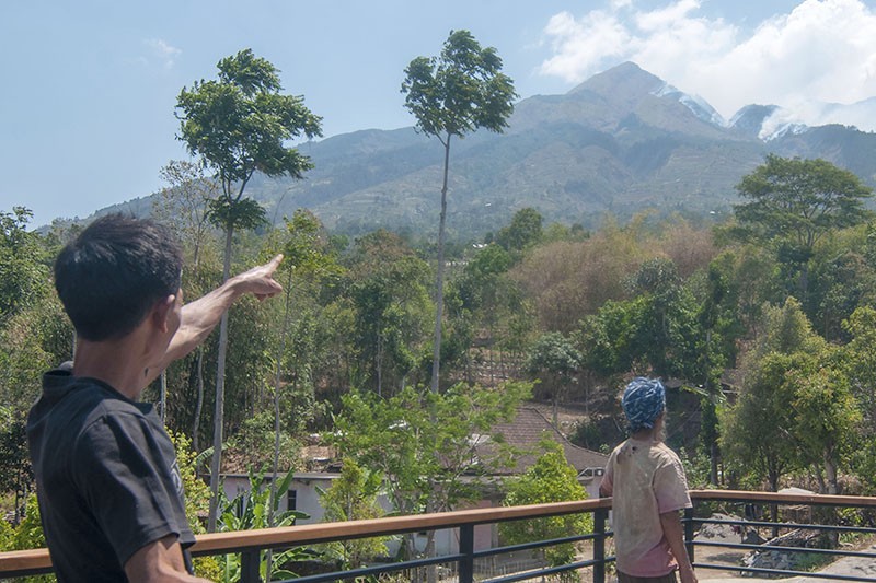 Kebakaran Gunung Merbabu Terlihat Jelas dari Desa Jlarem Boyolali - Bagian 2