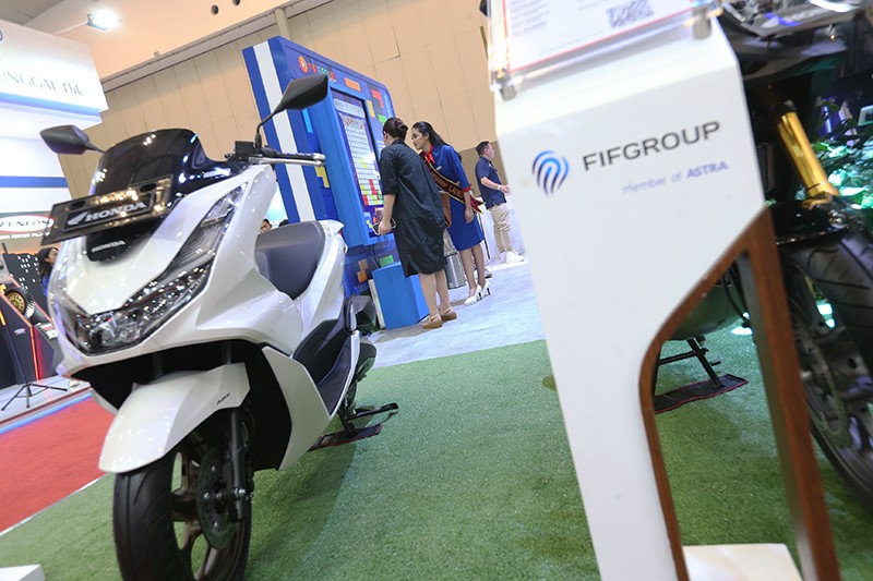Antusiasme Pengunjung Datang ke Booth FIFGROUP di Ajang IMOS+ 2023 - Bagian 2