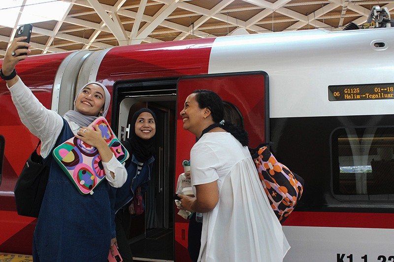 Kereta Cepat Whoosh Tambah Jumlah Perjalanan Jadi 28 per Hari - Bagian 1