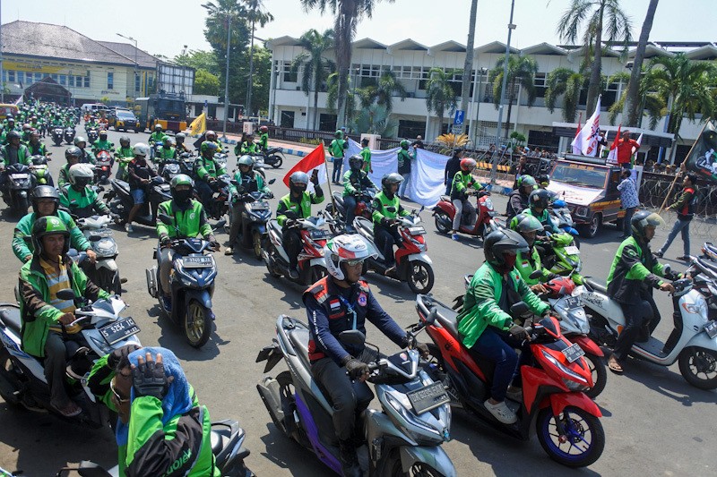 Ratusan Driver Ojek Online Unjuk Rasa di Jember - Bagian 1