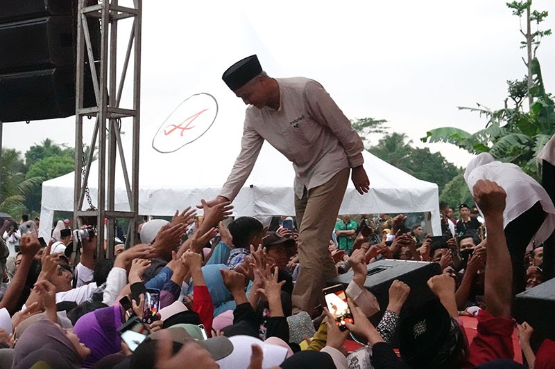 Ganjar bersama Ribuan Santri Hadiri Haul KH Muhammad Hisyam Abdul Karim - Bagian 2