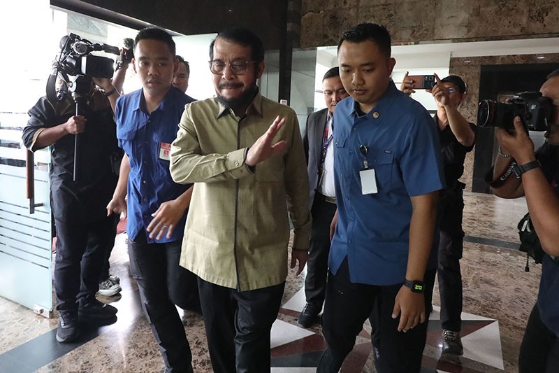Senyum Ketua MK Anwar Usman Kembali Diperiksa MKMK - Bagian 2