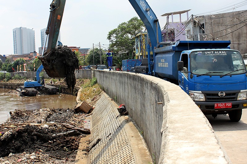 Normalisasi Kali Ciliwung Dikebut untuk Antisipasi Banjir Jakarta - Bagian 2