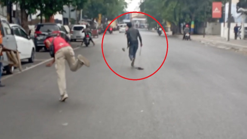 Viral Jambret HP Dilempari Batu dan Dihajar Warga di Jalan Kopo Bandung, Ini Kata Kapolsek
