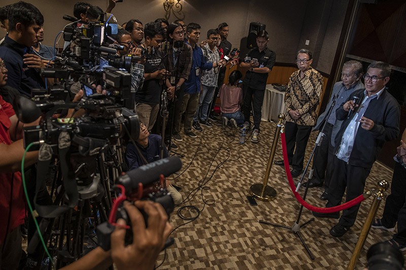 Respons Mantan Hakim Konstitusi soal Putusan MKMK Pecat Anwar Usman - Bagian 3