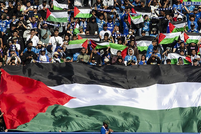 Diperbolehkan FIFA, Bendera Palestina Berkibar saat Kompetisi Liga Indonesia  - Bagian 1