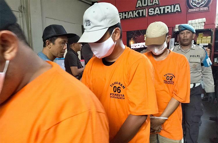 Bongkar Pabrik Obat Ilegal, Polresta Jogja Tetapkan 3 Tersangka