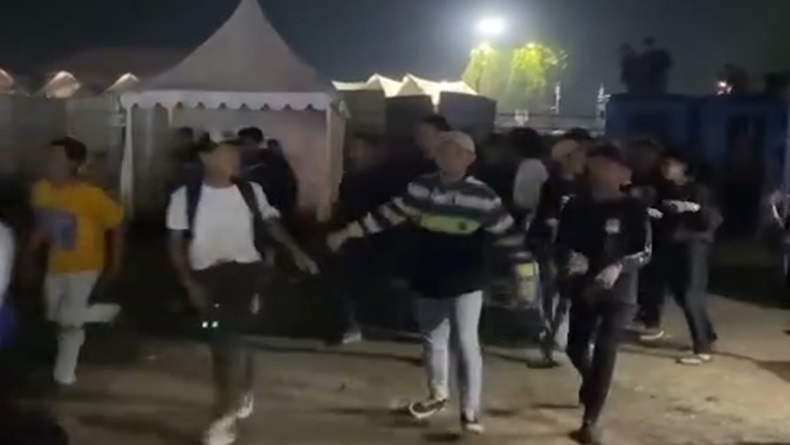 Viral Pagar Konser Happy Asmara Dijebol Penonton di Indramayu, Netizen: Ribut Gak Jelas